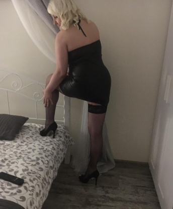 💋 У меня есть все, чтобы сделать твой вечер по-настоящему незабываемым. 🌟 Я предлагаю широкий спектр услуг, от классического массажа до экзотического стриптиза. 💆♀️💃 Будь уверен, я знаю, как доставить тебе максимум удовольствия и расслабления. 💦 Мой опыт и креативность в постели позволят нам испытать все самые сокровенные фантазии вместе. 😉 Вот что говорят мои довольные клиенты: Юлиана