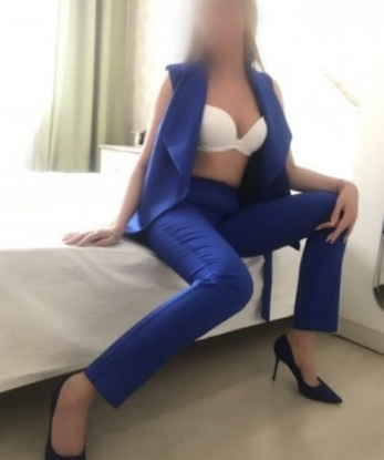 🌟 Я специализируюсь на заботе о тебе и твоем наслаждении. 💋 Мои услуги включают классический секс, оральные ласки, эротический массаж и многое другое. ✨ Я живу в Москве и всегда рада встречам в Москве с искренними и щедрыми мужчинами. Я создам незабываемую атмосферу и позабочусь о каждой детали, чтобы ты мог полностью расслабиться и получить удовольствие. 😍 Мои фото гарантированно настоящие, как и умеренные цены за мои услуги. 📸 Так что не откладывай на завтра, давай насладимся сегодня! 🌹 Юлия